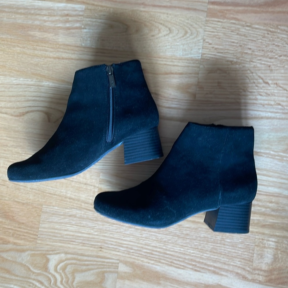 Kenneth Cole Women’s ankle boots